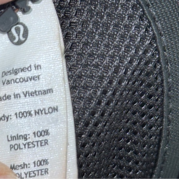 Lululemon Everywhere Belt Bag Black - Picture 9 of 10